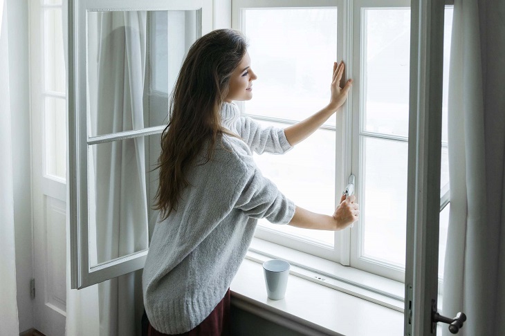 Đóng cửa sổ khi mở máy lạnh